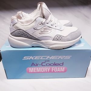 Skechers Air Cooled Memory Foam Sneakers 6.5